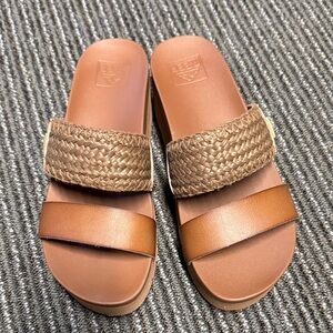 Reef brown sandals. Like new! Super comfy too